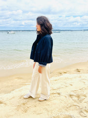 Brise Marine – Veste Courte Bleu Nuit à Doublure Vichy