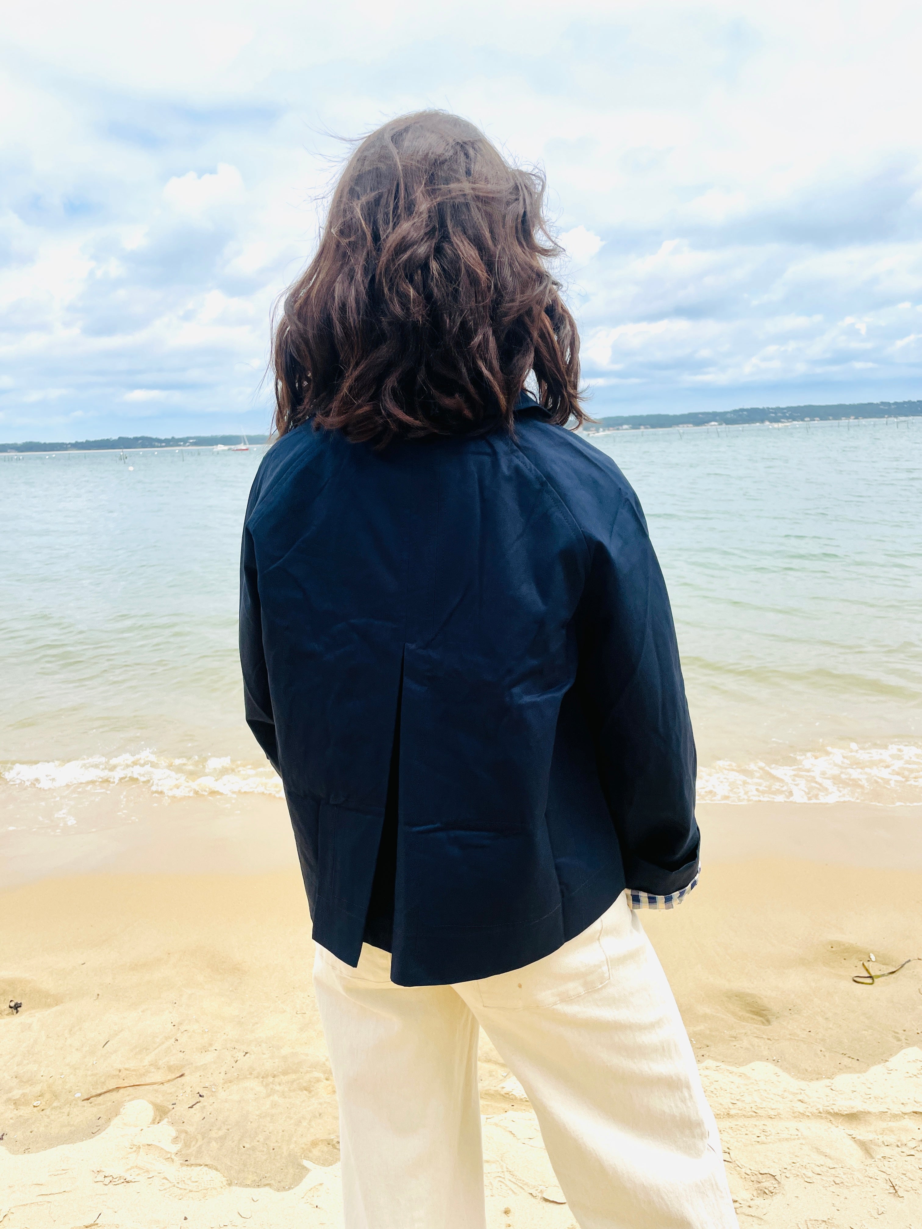 Brise Marine – Veste Courte Bleu Nuit à Doublure Vichy