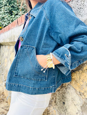 Marine d’Ancre – Veste en Jean Brut à Boutons Contrastés