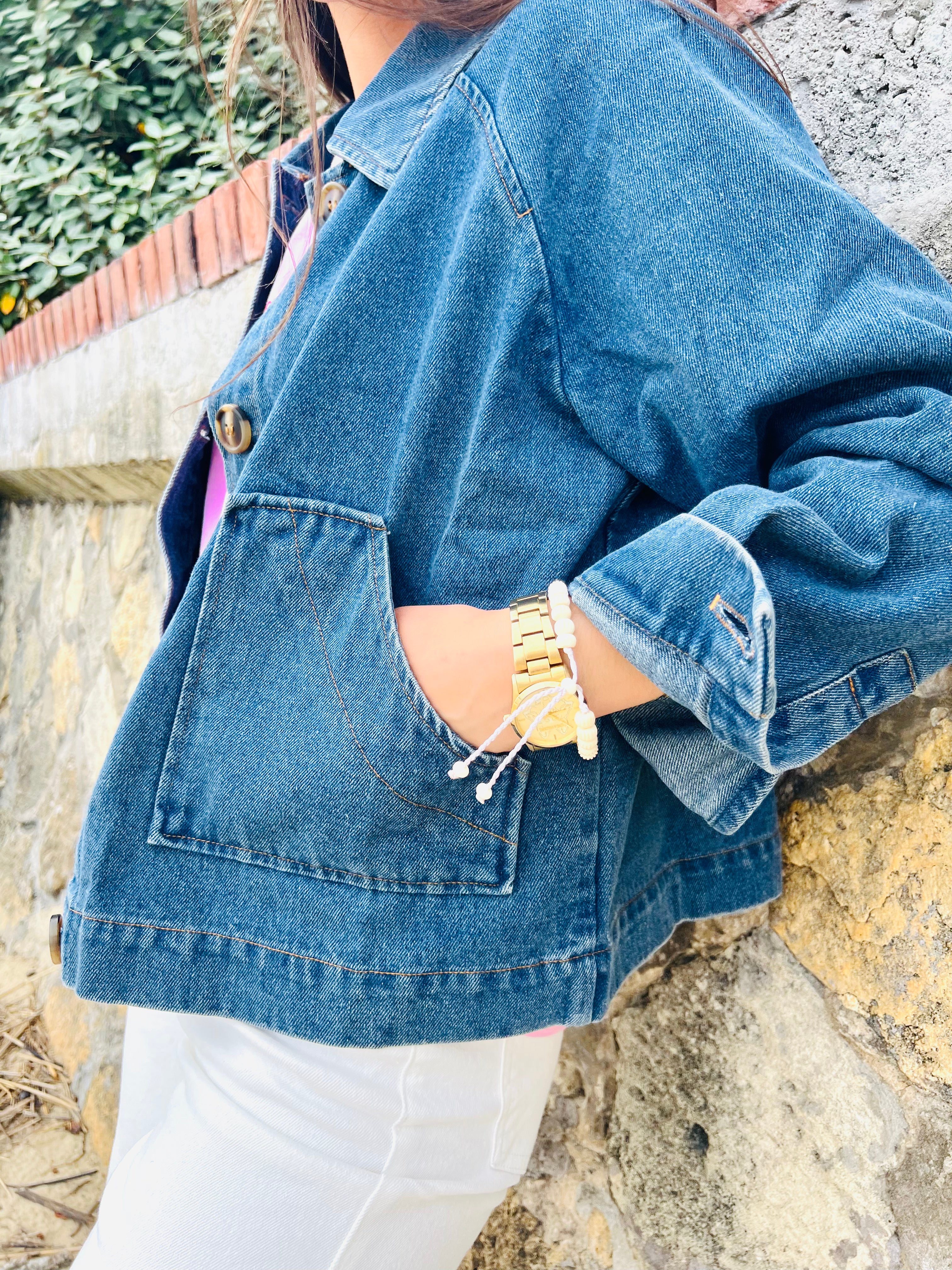 Marine d’Ancre – Veste en Jean Brut à Boutons Contrastés